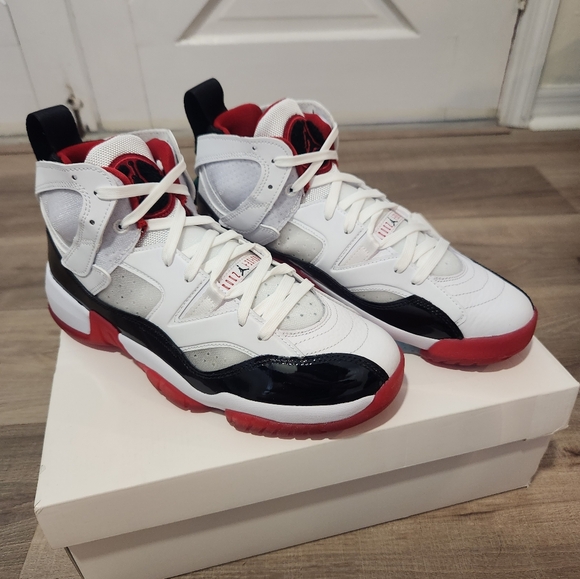 Jordan Jumpman Two Trey White Gym Red Black - Picture 5 of 6
